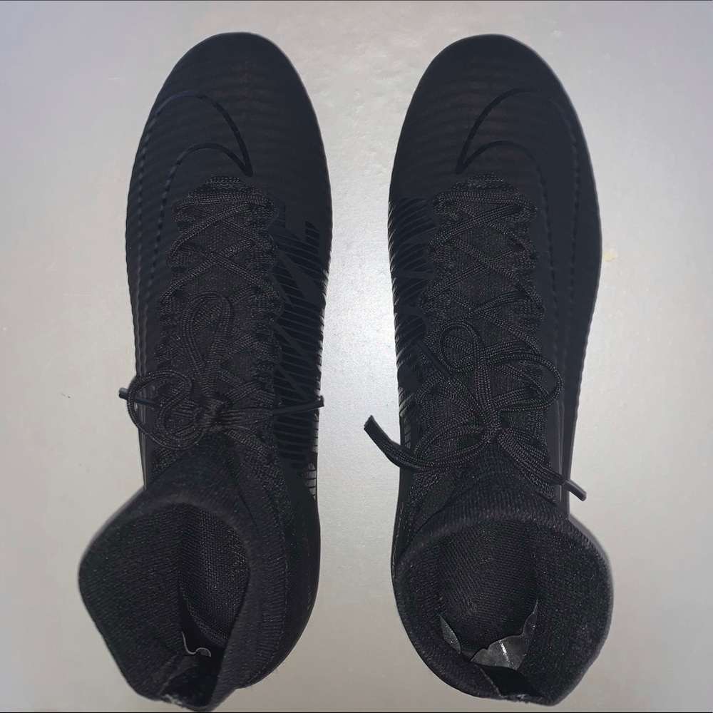 Soccer cleats